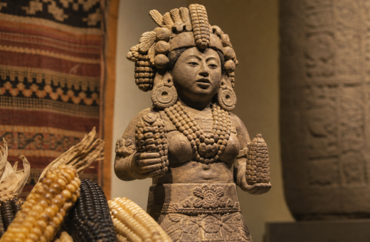 Representación editorial de Chicomecóatl, deidad mexica vinculada al maíz y al sustento